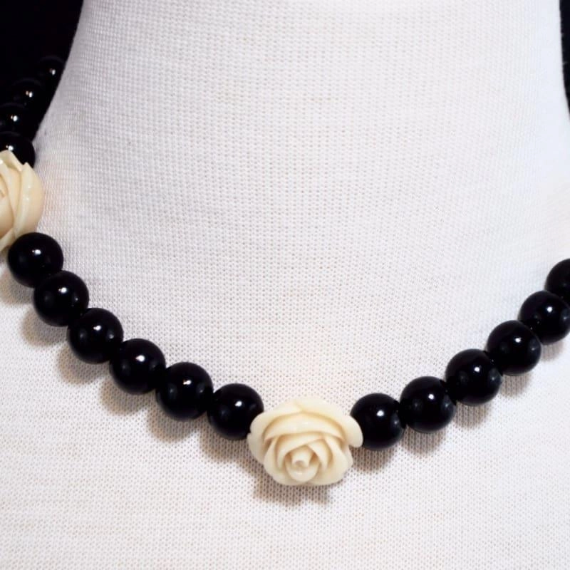 Black Pearls With Flower Ascent  Necklace