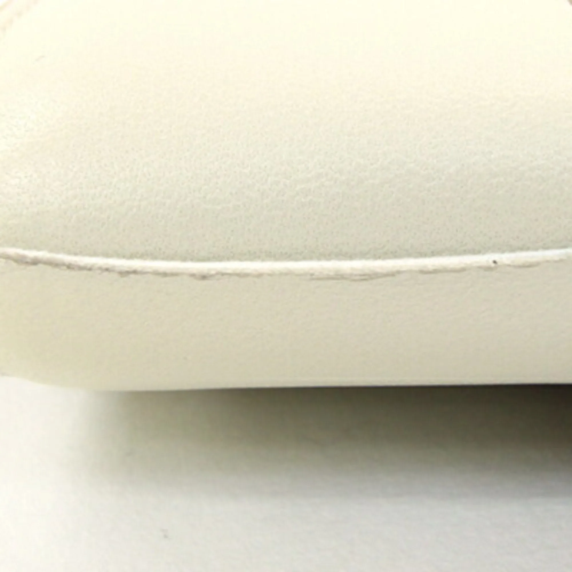 Bottega Veneta ivory Leather Long Wallet (Bi-Fold) (Pre-Owned)