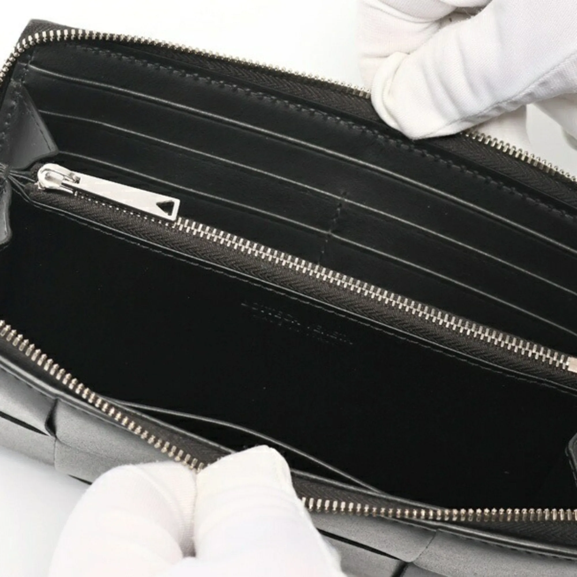 Bottega Veneta Leather Long Wallet (Bi-Fold) (Pre-Owned)