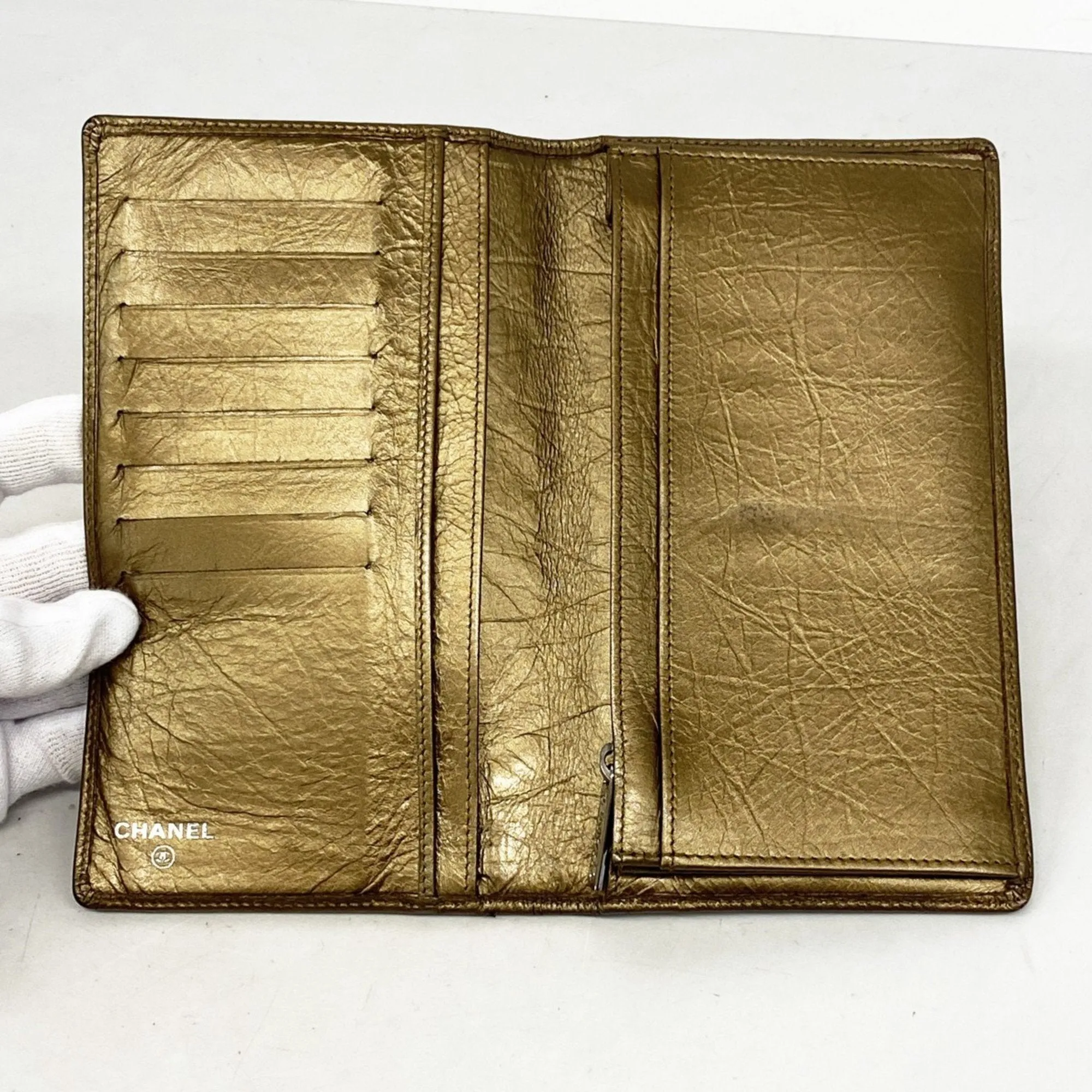 Chanel gold Leather Long Wallet (Bi-Fold) (Pre-Owned)