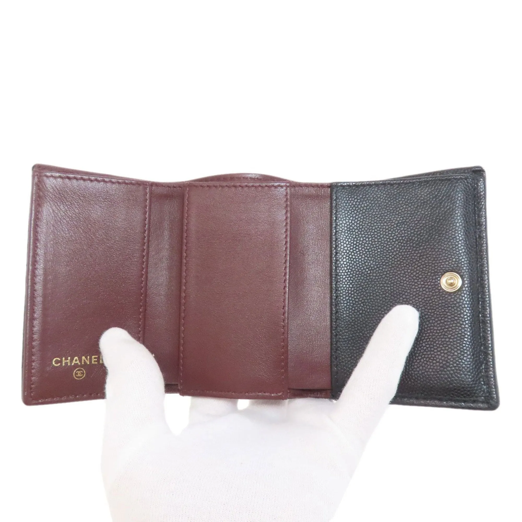 Chanel Leather Wallet (Tri-Fold) (Pre-Owned)