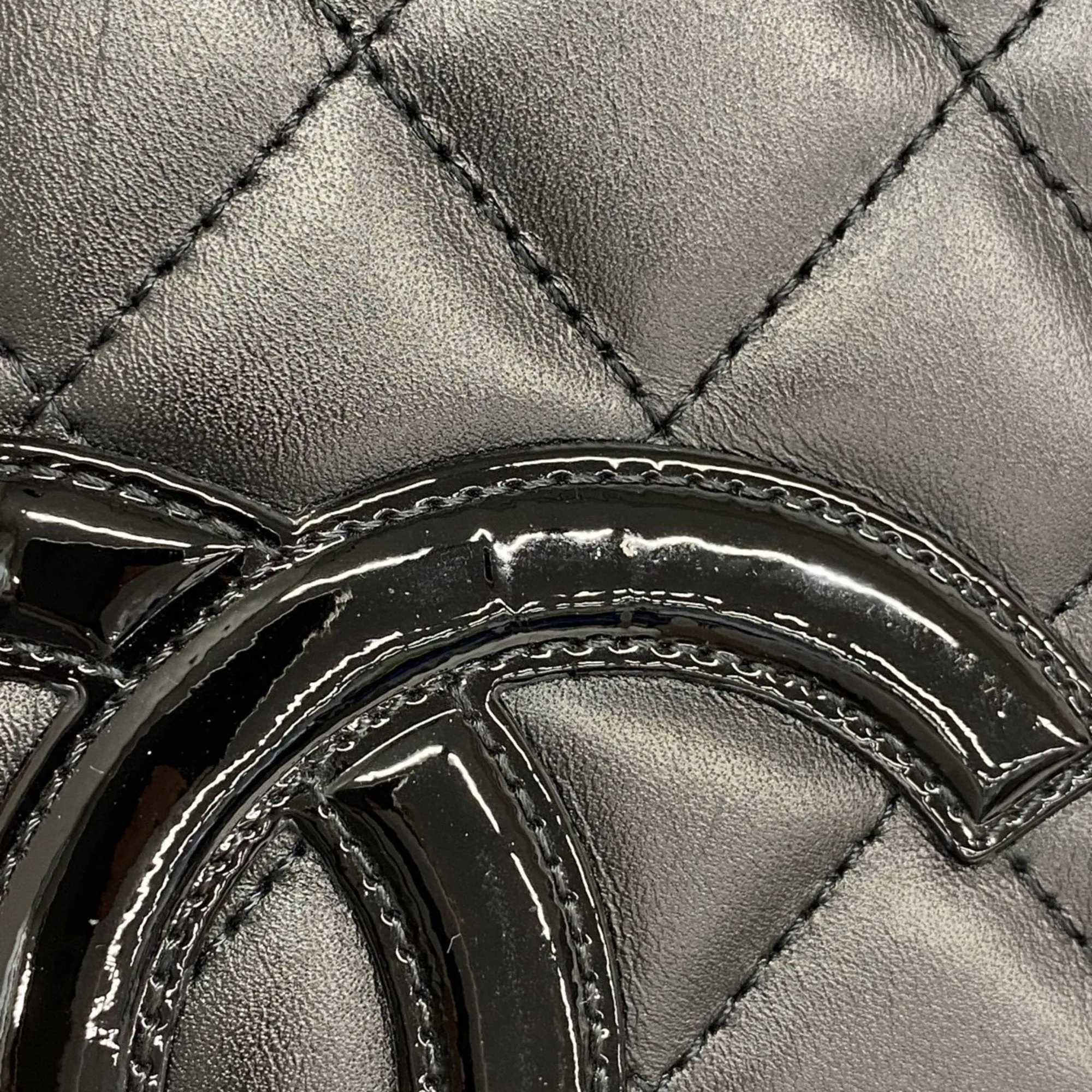 Chanel Patent Leather Leather Long Wallet (Bi-Fold) (Pre-Owned)