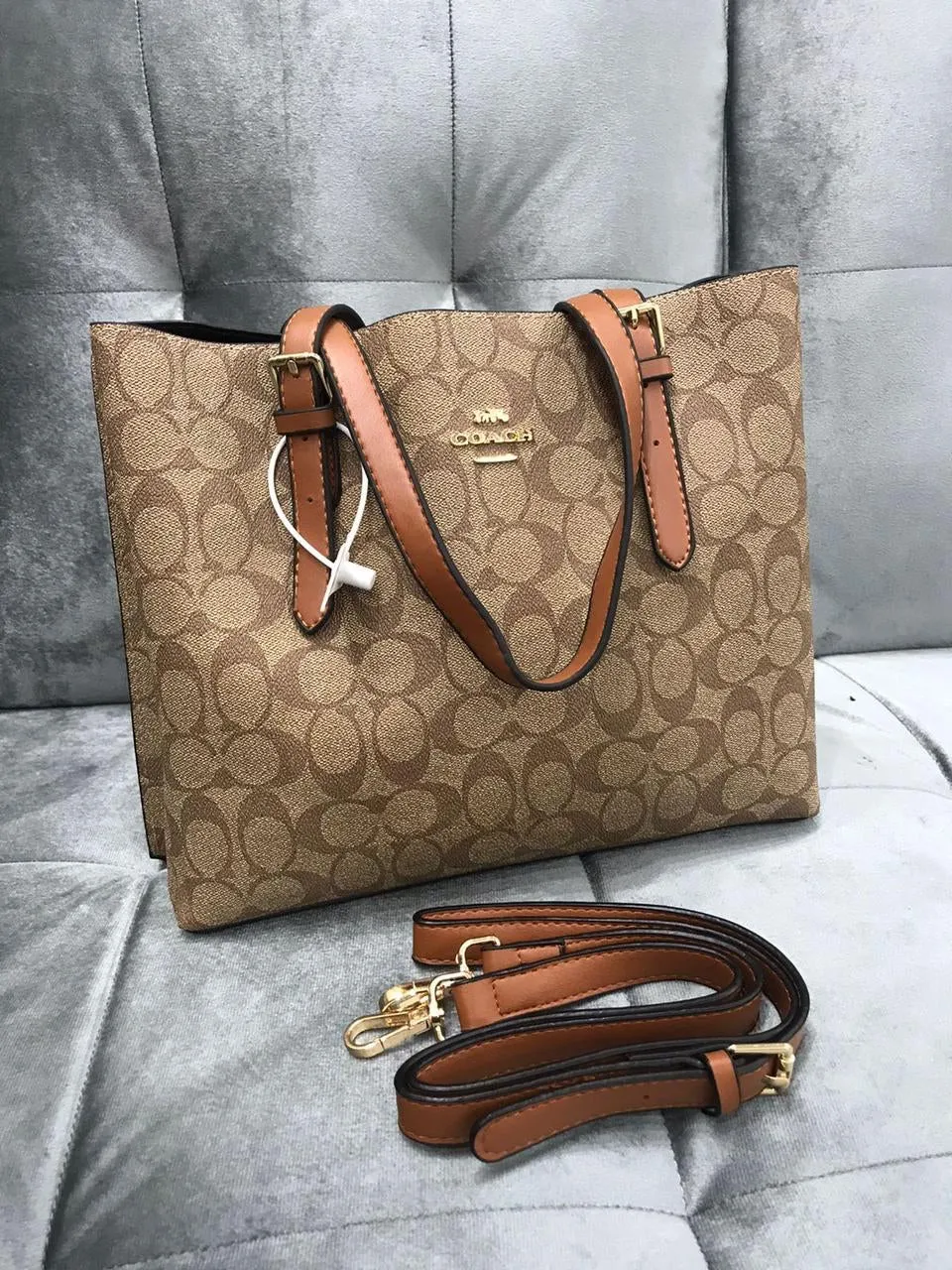 COACH C4250 Outlet Mollie Tote