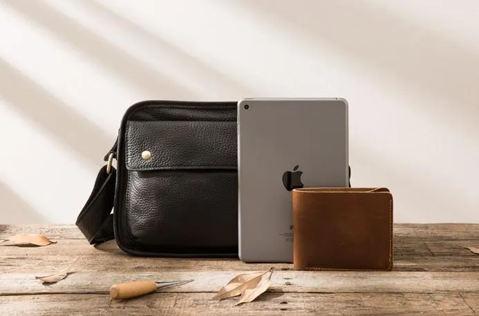 Cool Leather Black Mens Messenger Bag Vintage Shoulder Bag  for Men