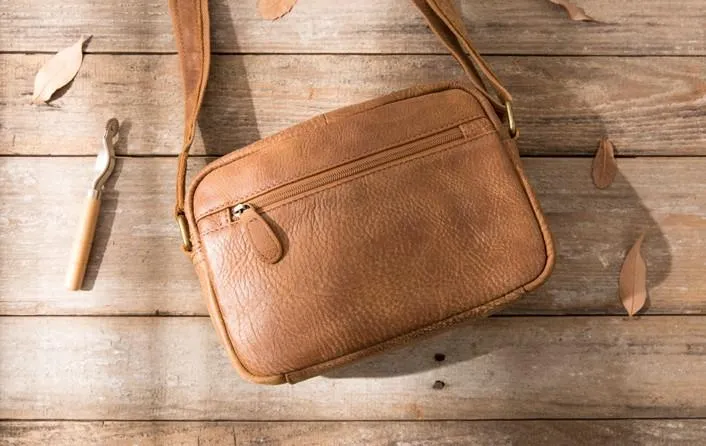Cool Small Leather Mens Shoulder Bags Messengers Bag for Men