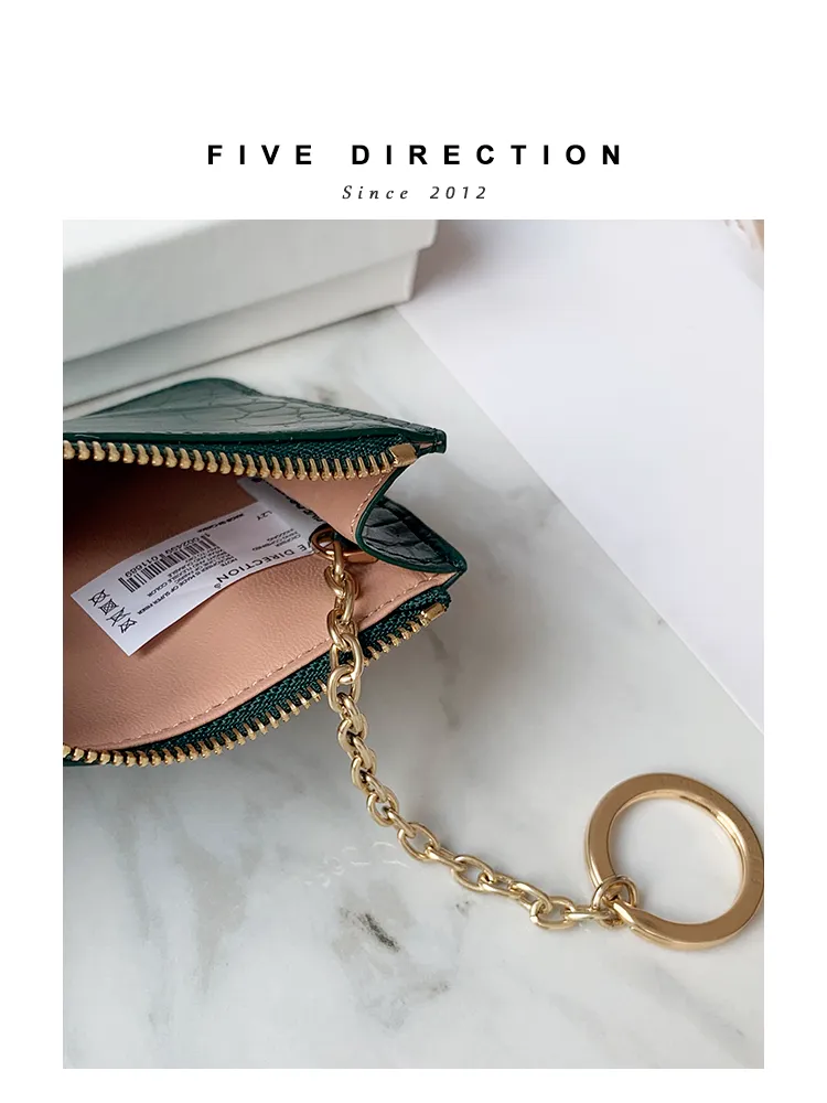 Cute Women Brick Red Vegan Leather Card Holder Wallet with KeyChain Crocodile Pattern Card Wallet Zip Coin Change Wallet For Women