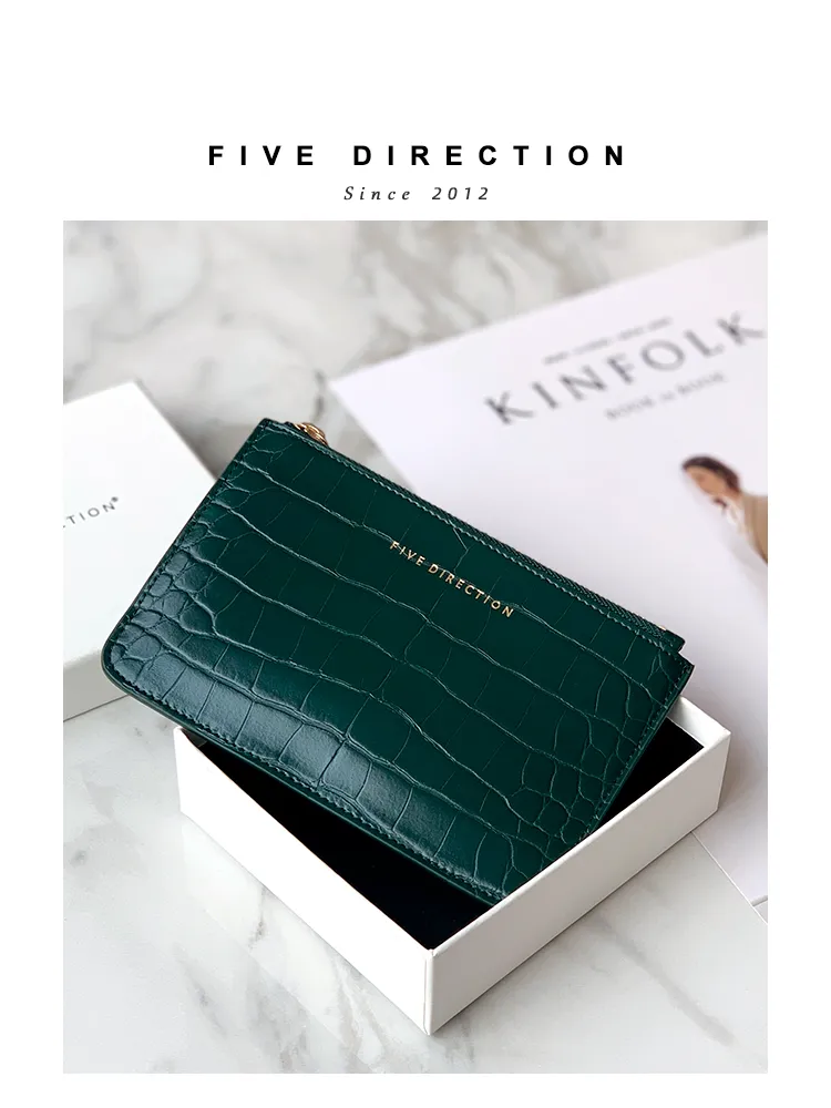 Cute Women Brick Red Vegan Leather Card Holder Wallet with KeyChain Crocodile Pattern Card Wallet Zip Coin Change Wallet For Women