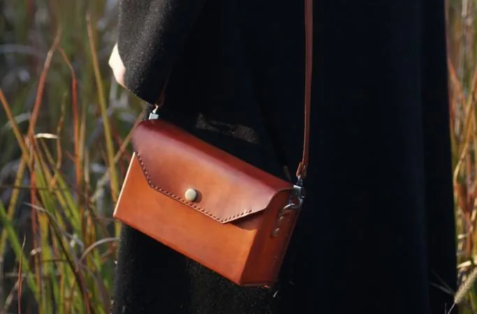 Handmade Leather Mens Box Bag Small Shoulder Bag Messenger Bag for Men