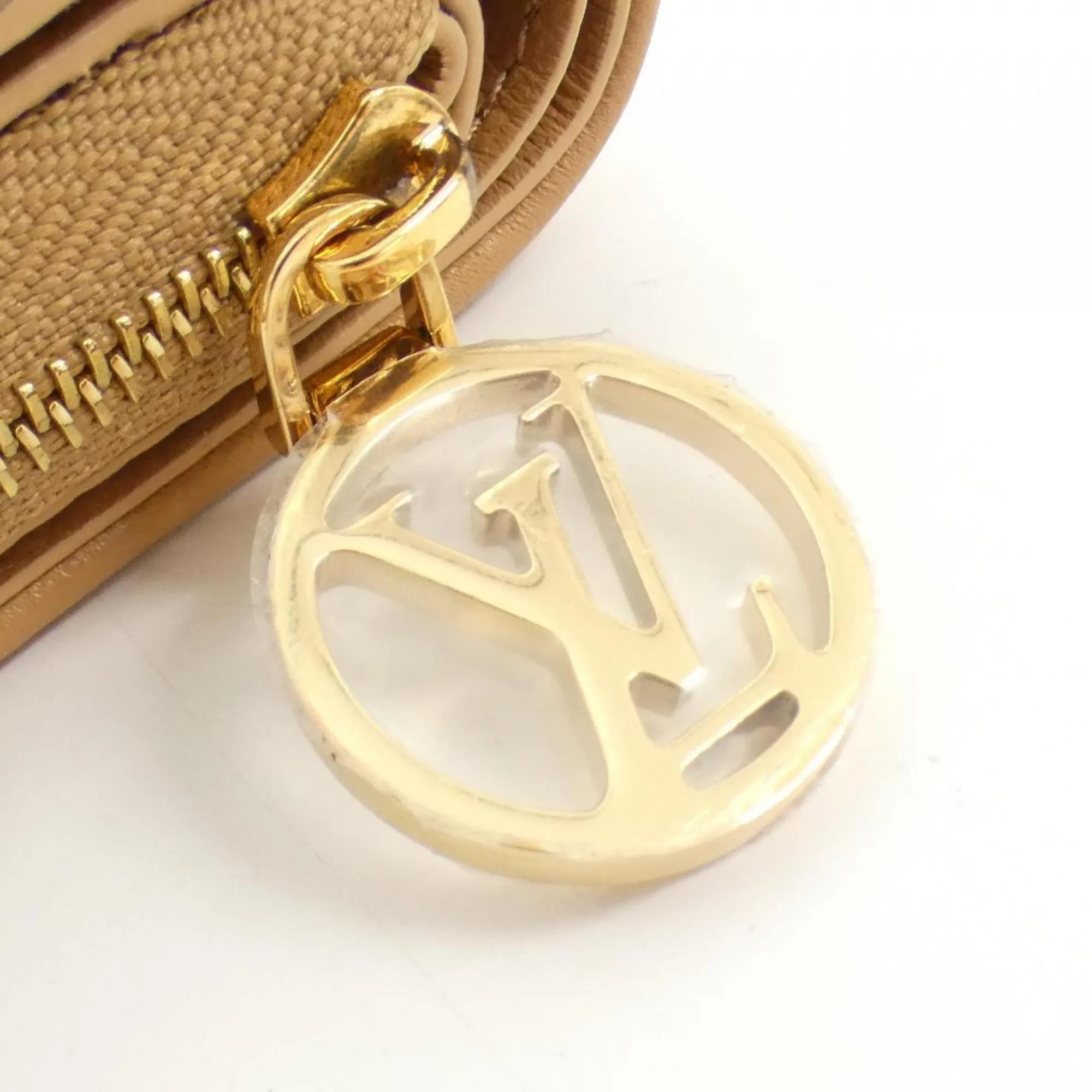 Louis Vuitton Leather Wallet (Bi-Fold) (Pre-Owned)