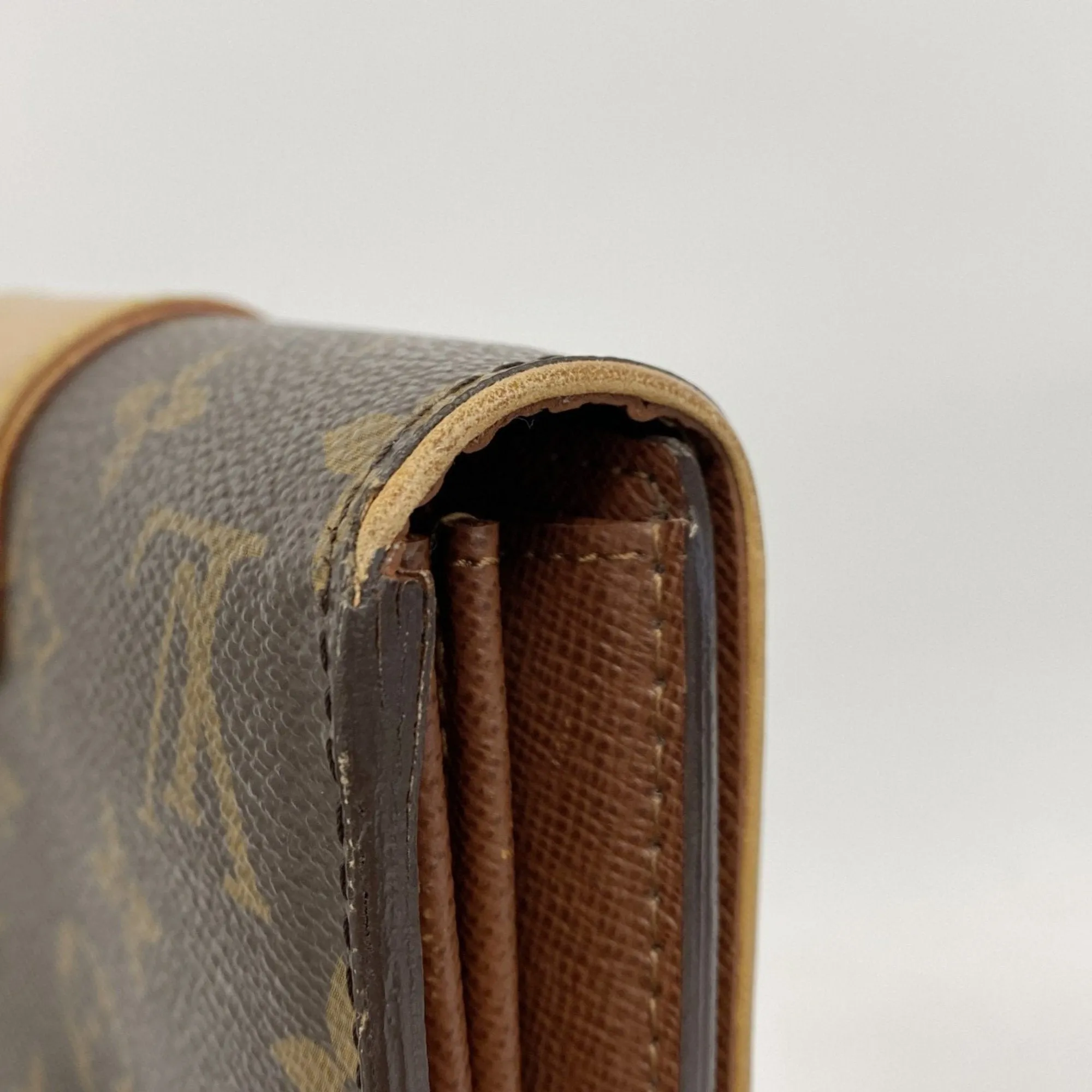 Louis Vuitton Long Wallet (Bi-Fold) (Pre-Owned)