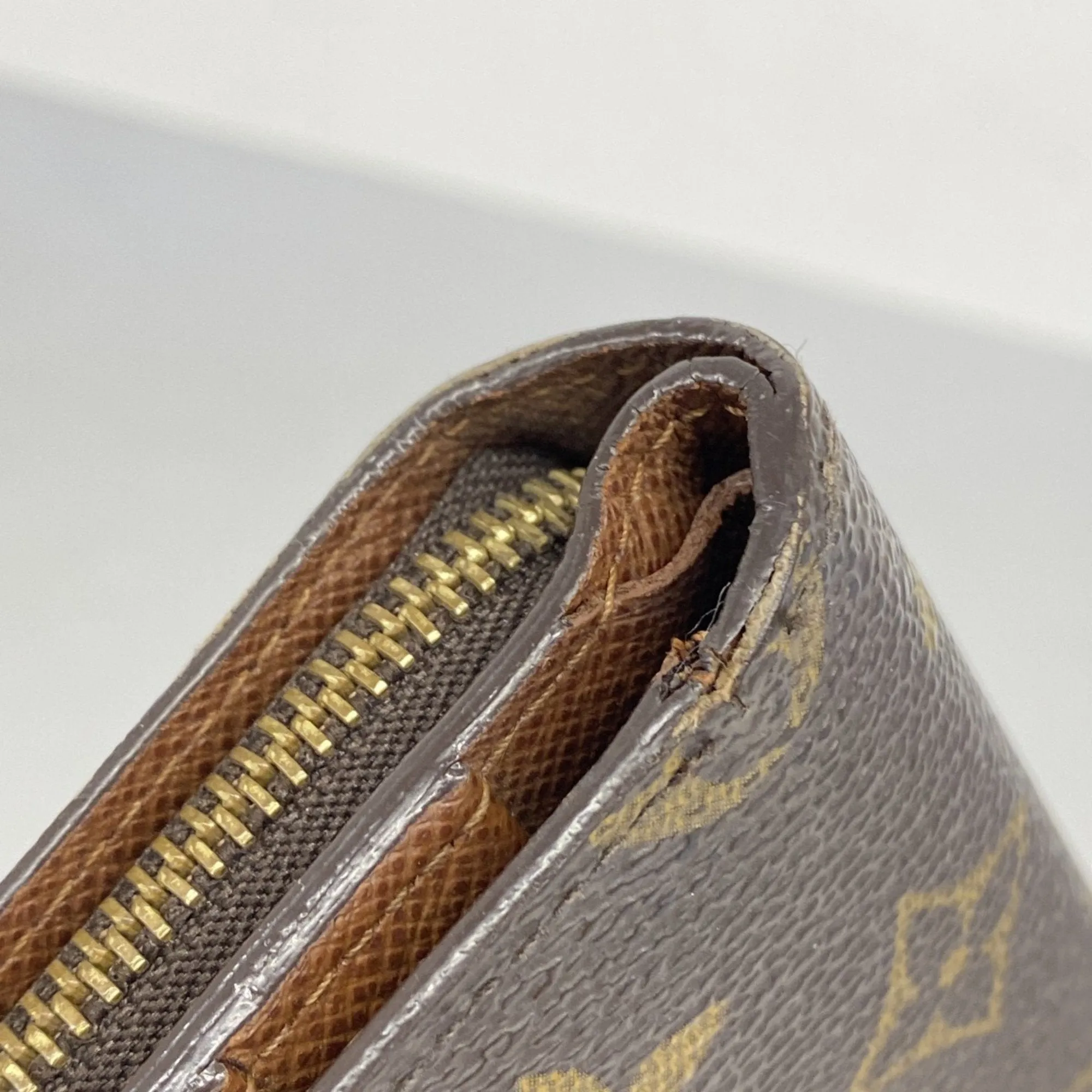 Louis Vuitton Wallet (Bi-Fold) (Pre-Owned)