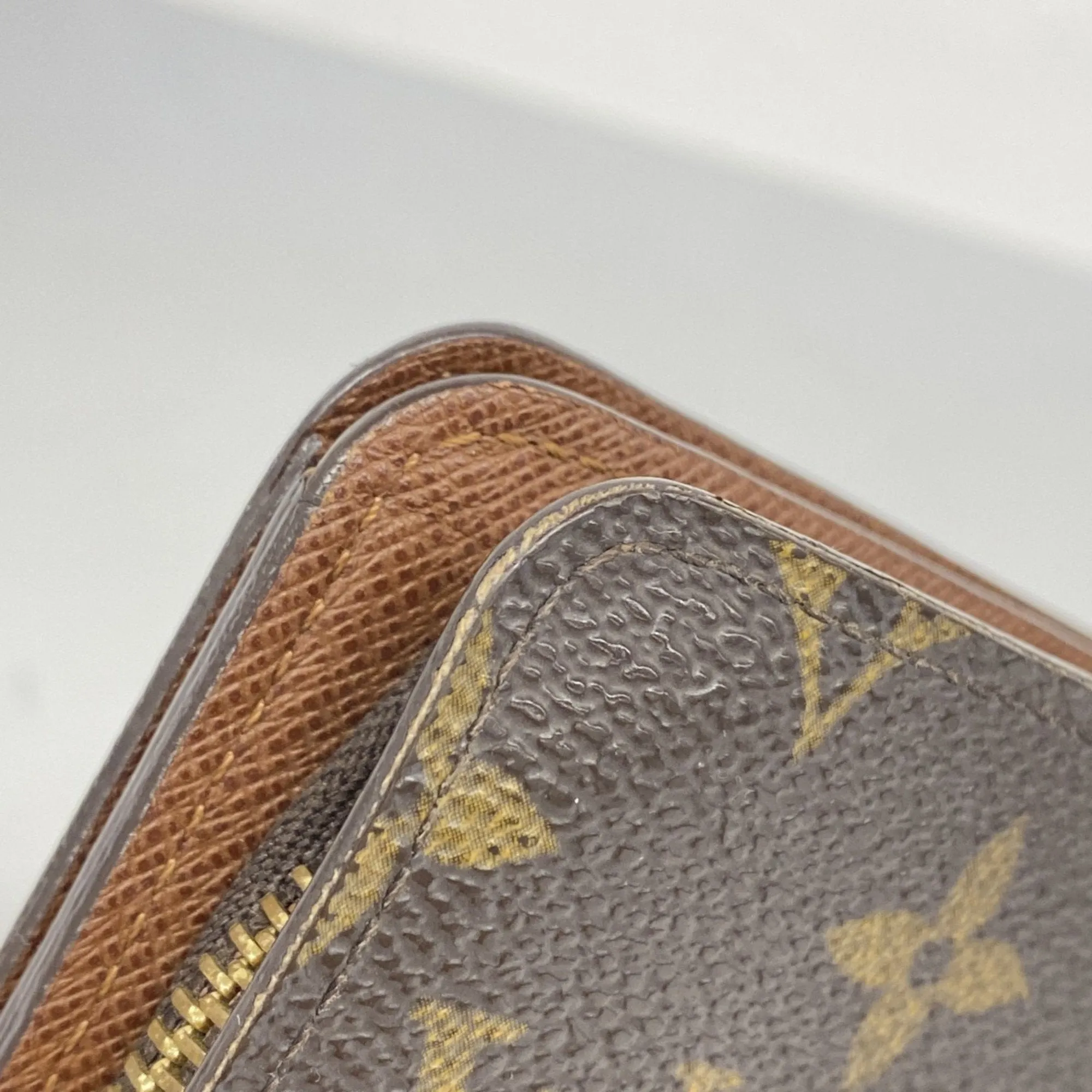 Louis Vuitton Wallet (Bi-Fold) (Pre-Owned)