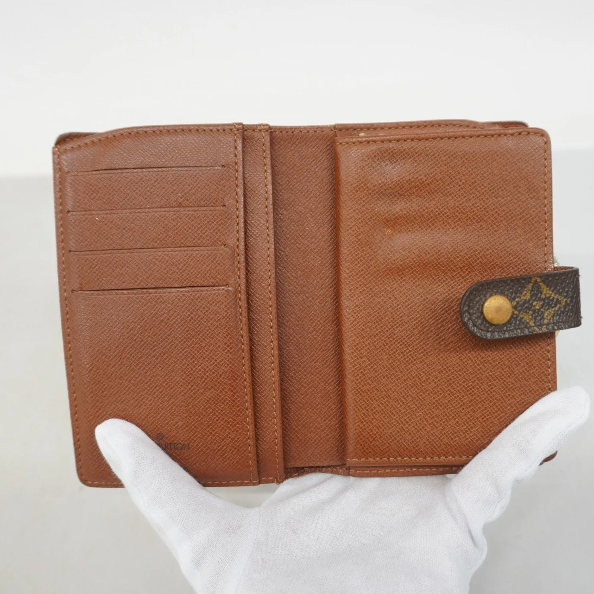 Louis Vuitton Wallet (Bi-Fold) (Pre-Owned)