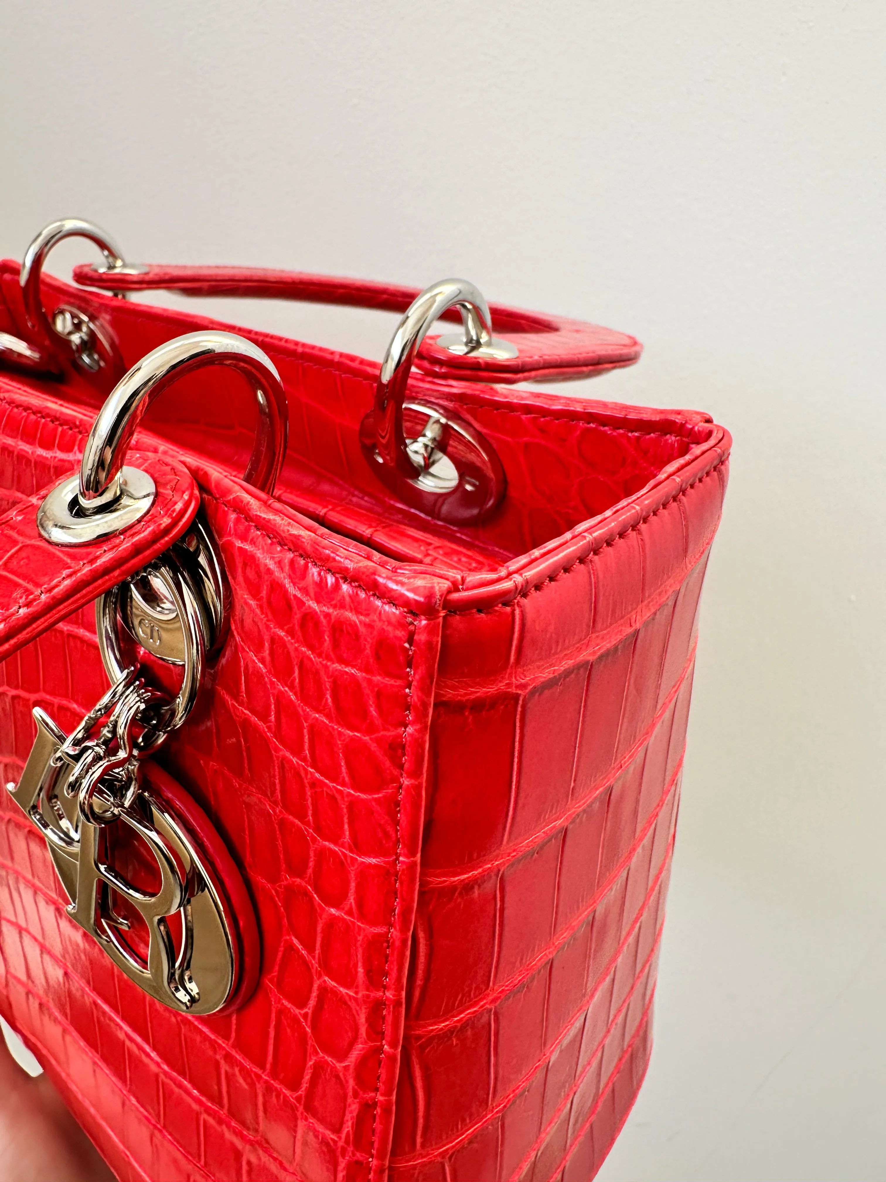 Medium Lady Dior Red