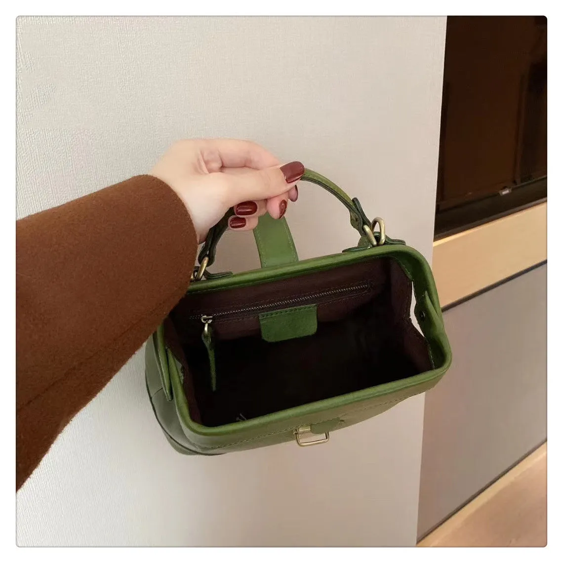 Womens Tan Leather Doctor Handbag Purse Vintage Handmade Doctor Shoulder Bag for Women